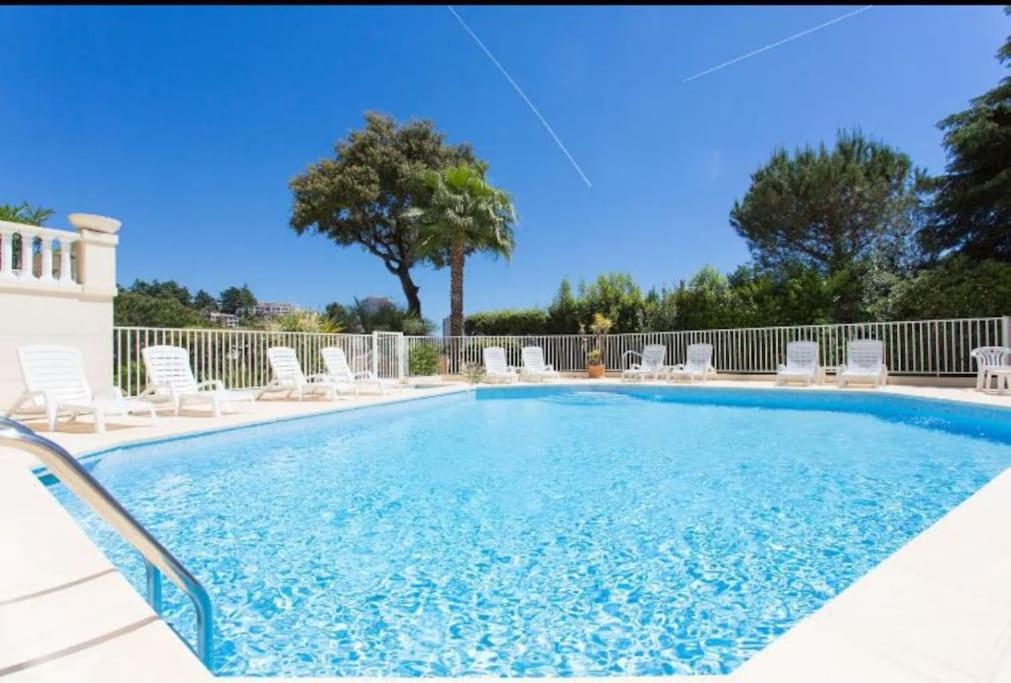 Residence De Luxe Sun Paradis, Studio Terrasse, Vue Mer Piscine Канны Экстерьер фото